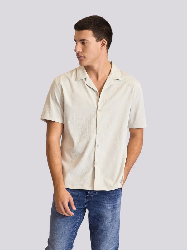 חולצה מכופתרת חלקה עם שרוול קצר לגברים