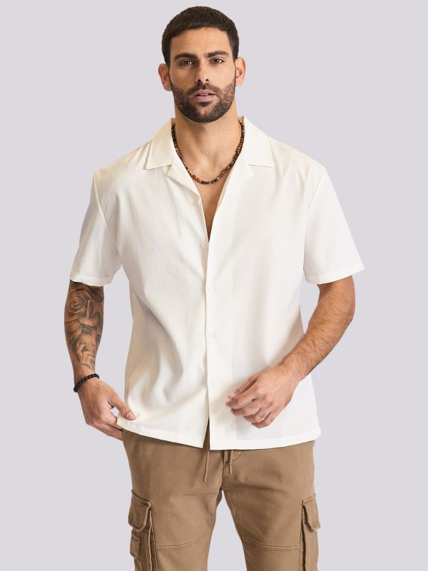 חולצה מכופתרת חלקה עם שרוול קצר לגברים