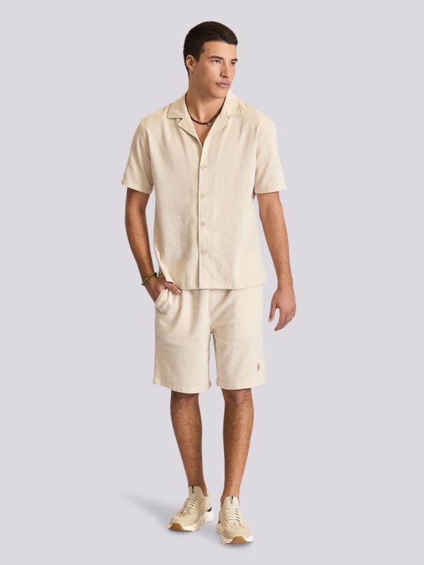 חולצה מכופתרת עם שרוול קצר בסגנון קז’ואל לגברים