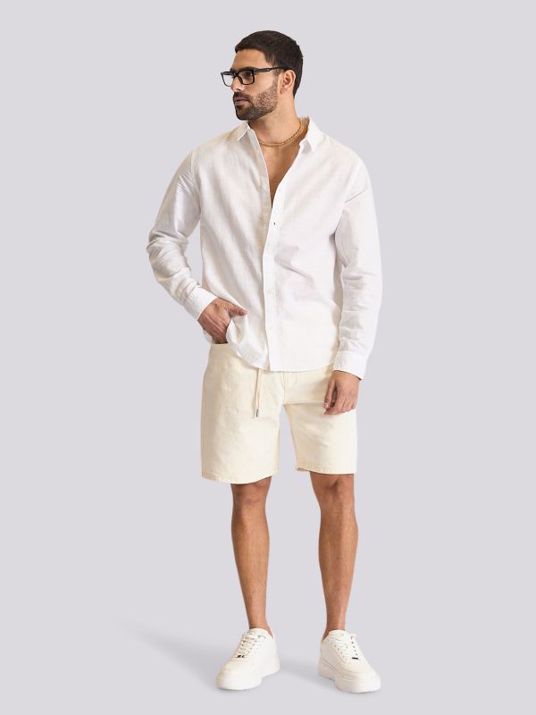 חולצה מכופתרת עם שרוול ארוך במראה קלאסי לגברים