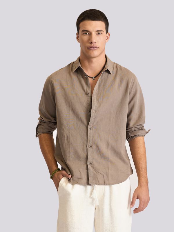 חולצה מכופתרת עם שרוול ארוך במראה קלאסי לגברים