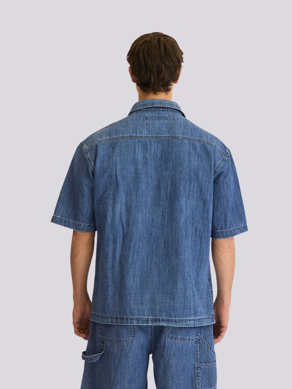 חולצת ג’ינס (Denim) מכופתרת בגזרה רחבה לגברים