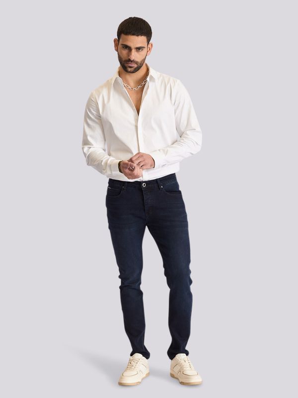 חולצה מכופתרת חלקה עם שרוול ארוך במראה אלגנטי לגברים