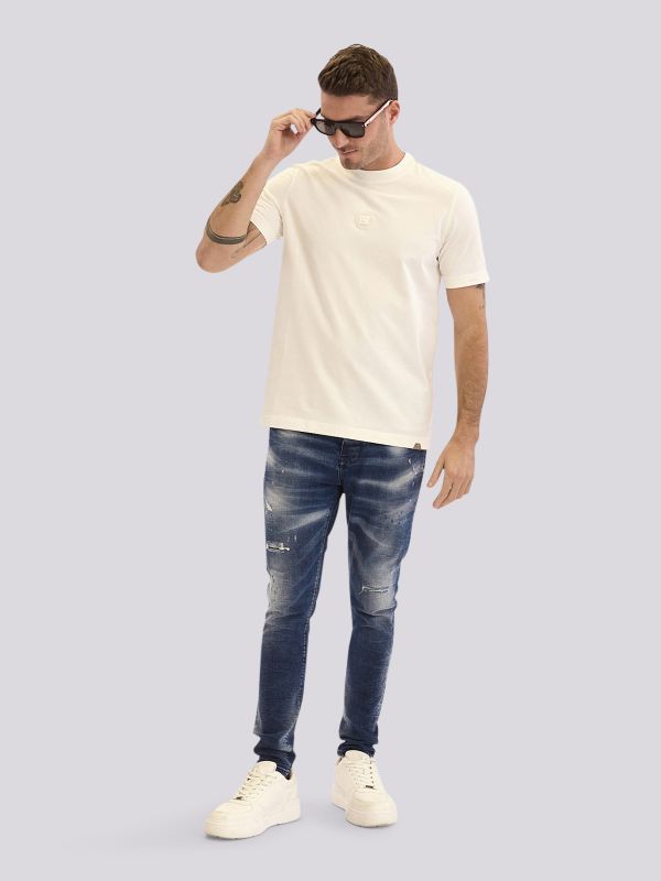 חולצת טי-שרט בגזרה ישרה עם הדפס לוגו ” רטרו”  לגברים