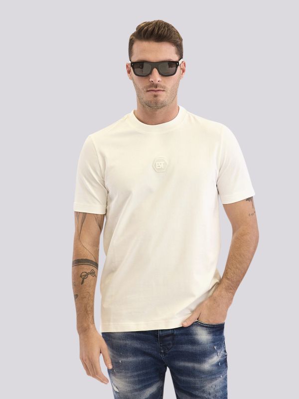 חולצת טי-שרט בגזרה ישרה עם הדפס לוגו ” רטרו”  לגברים