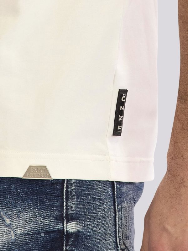 חולצת טי-שרט בגזרה ישרה עם הדפס לוגו ” רטרו”  לגברים