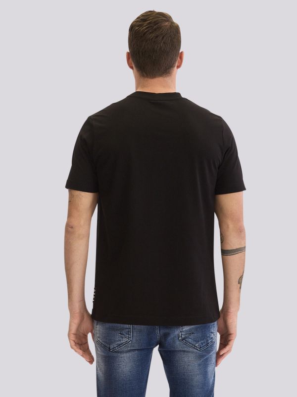 חולצת טי-שרט בגזרה ישרה עם הדפס לוגו ” רטרו”  לגברים