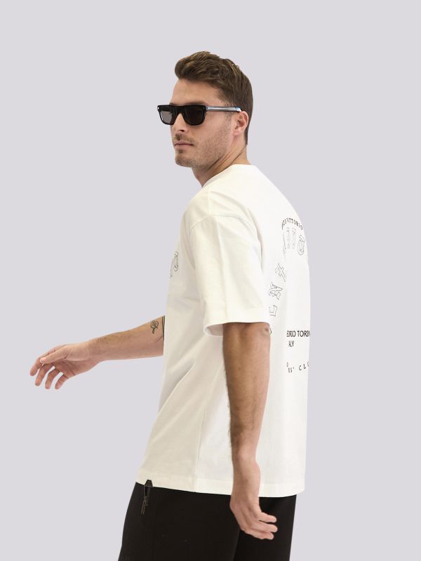 חולצת טי-שרט אוברסייז עם הדפס גרפי מורחב לגברים