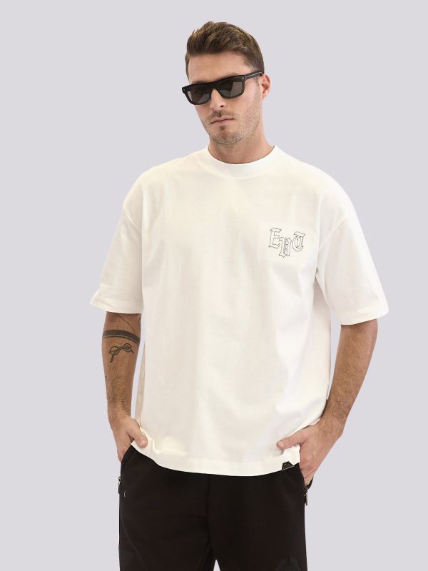 חולצת טי-שרט אוברסייז עם הדפס גרפי מורחב לגברים