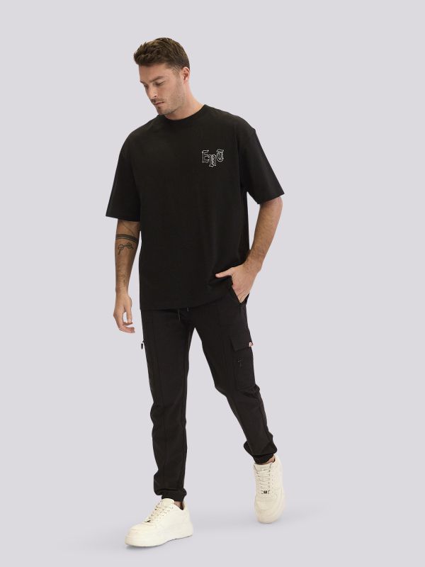 חולצת טי-שרט אוברסייז עם הדפס גרפי מורחב לגברים