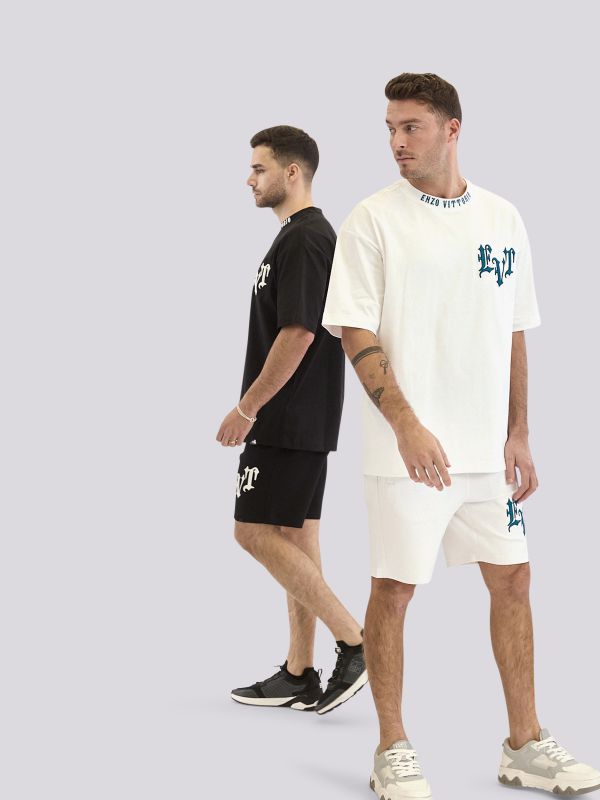 חולצת טי-שרט אופנתית עם הדפס טיפוגרפי לגברים