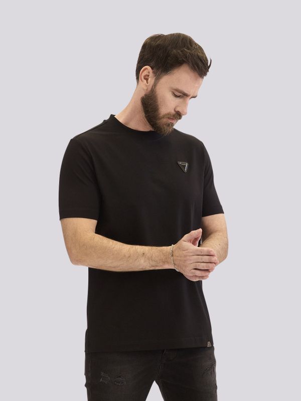 חולצת טי-שרט בגזרה ישרה עם הדפס טיפוגרפי לגברים