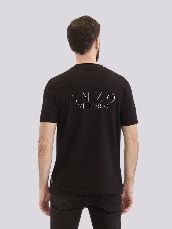 חולצת טי-שרט בגזרה ישרה עם הדפס טיפוגרפי לגברים