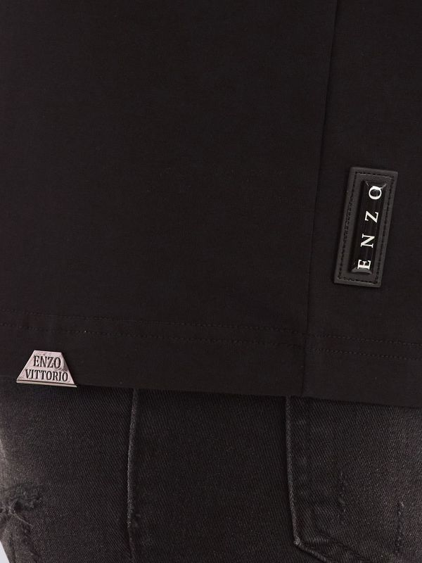 חולצת טי-שרט בגזרה ישרה עם הדפס טיפוגרפי לגברים