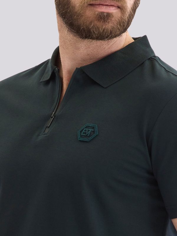 חולצת טי-שרט אוברסייז עם אלמנט מיתוג ייחודי לגברים