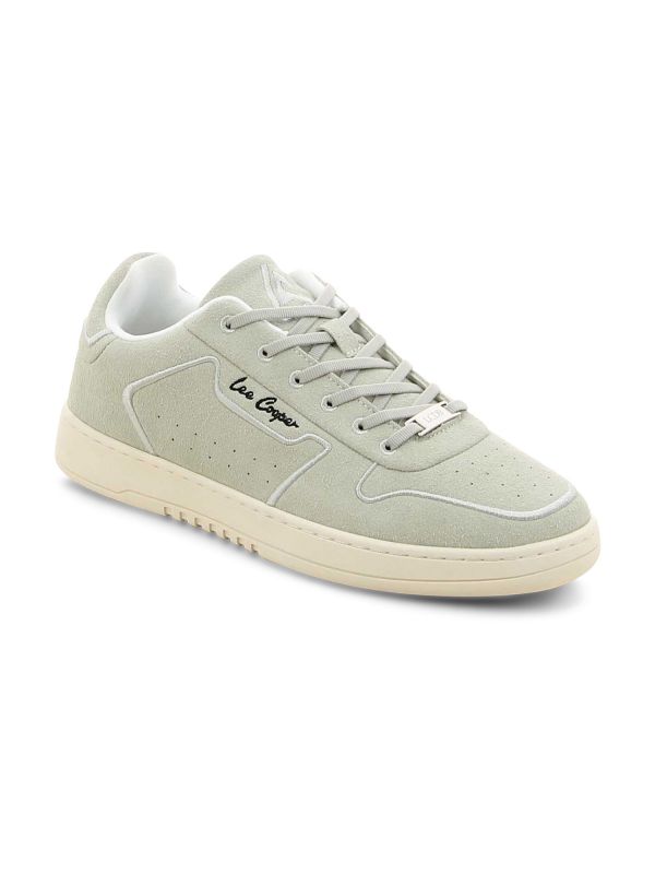 נעלי סניקרס במראה יוקרתי עם דגשי תיפורים לגברים