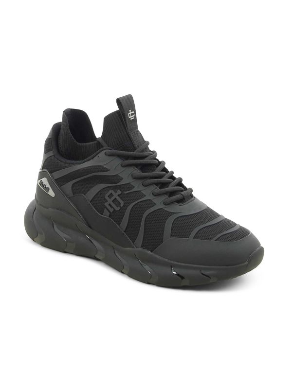 נעלי סניקרס בעיצוב מודרני עם דגש על נוחות