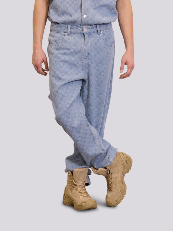 מכנסי ג’ינס ארוכים בגזרה רחבה ושטיפה קלאסית