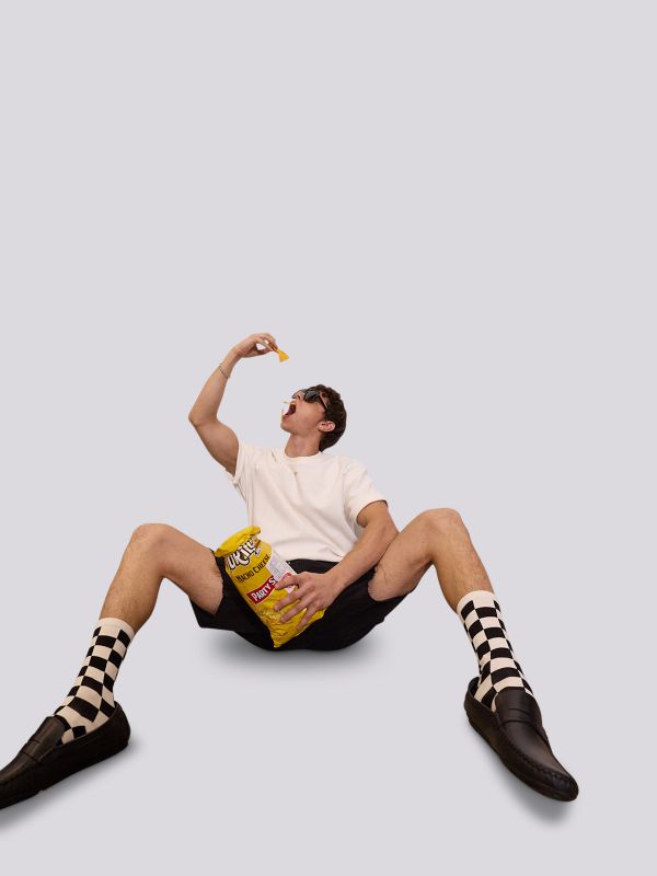 חולצת טי-שרט בגזרה ישרה עם הדפס לוגו מרכזי לגברים