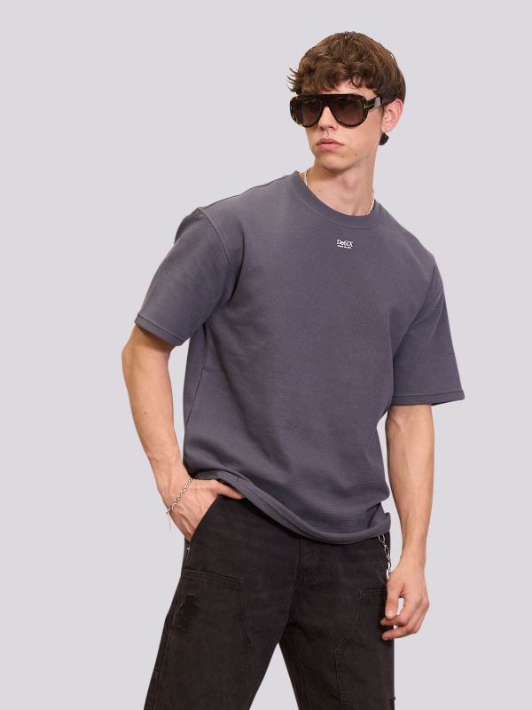 חולצת טי-שרט בגזרה ישרה עם הדפס לוגו מרכזי לגברים