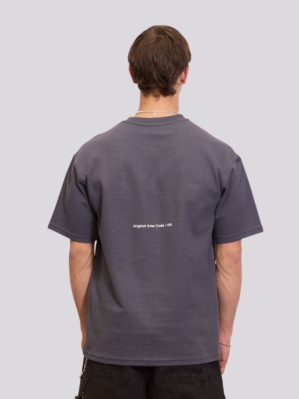 חולצת טי-שרט בגזרה ישרה עם הדפס לוגו מרכזי לגברים