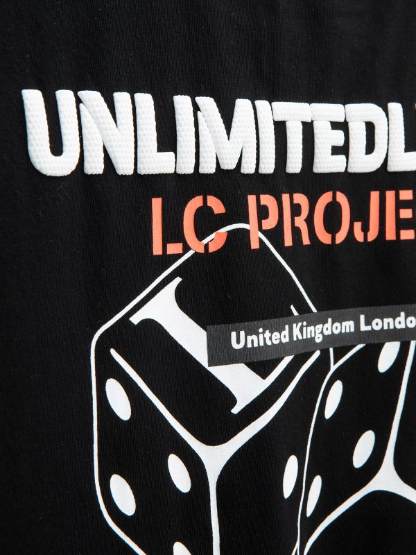 טי שירט קצרה עם הדפס דו צדדי לילדים