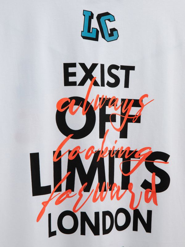 טי שירט קצרה עם הדפס דו צדדי לילדים