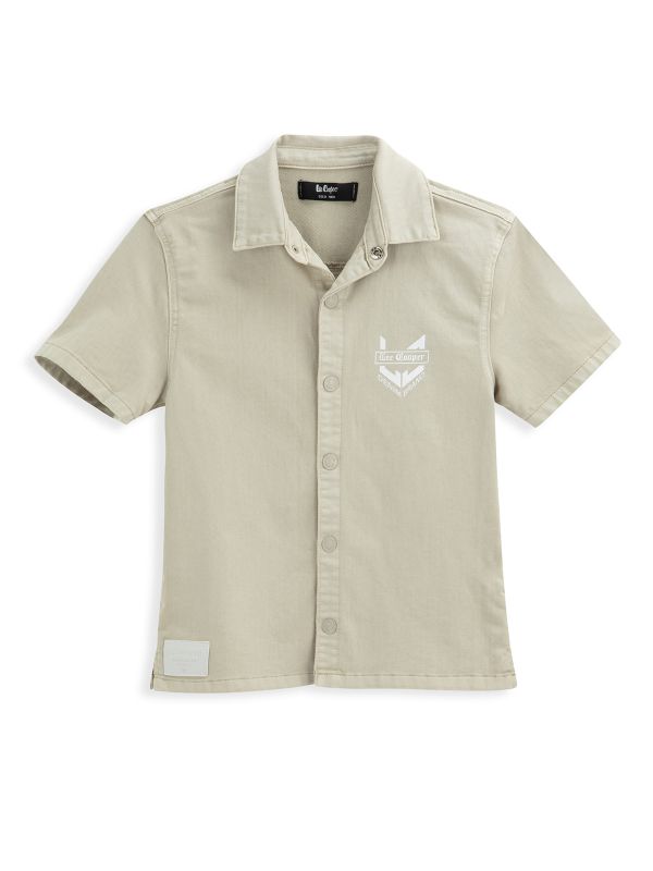 חולצת כפתורים עם לוגו גרפי לבנים