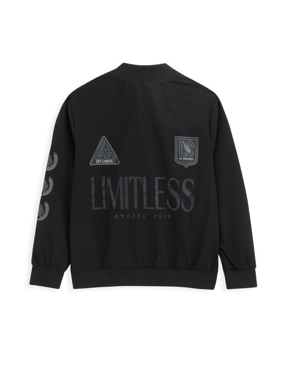 ז’קט ספורטיבי עם הדפס על השרוול