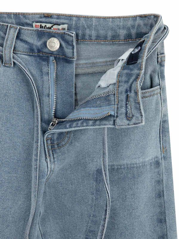 מכנסי ג’ינס עם קשירת שרוך