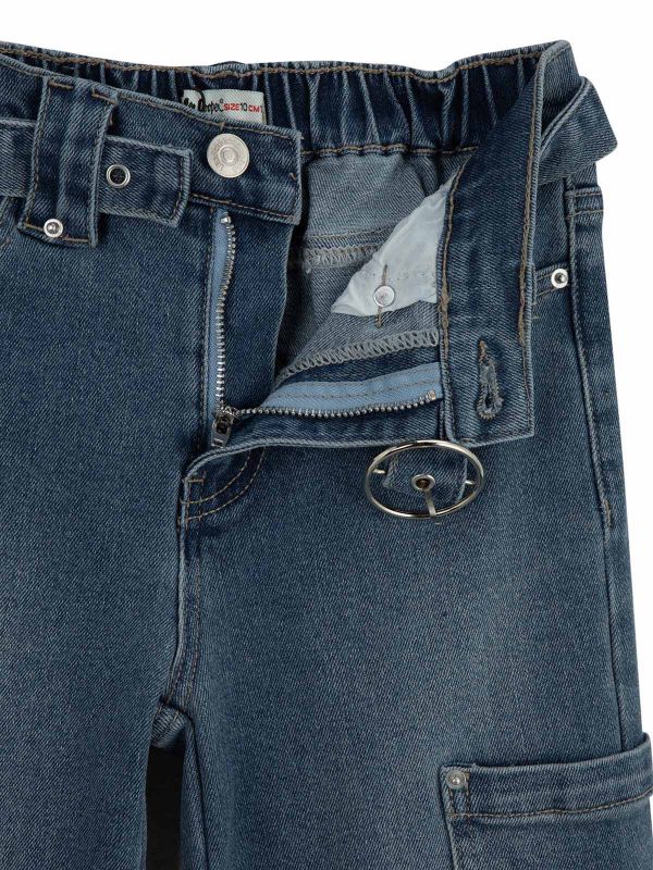 מכנסי ג’ינס עם חגורה וכיסי צד