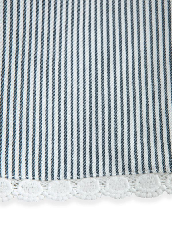 גופיית פסים עם סיומת תחרה לילדות