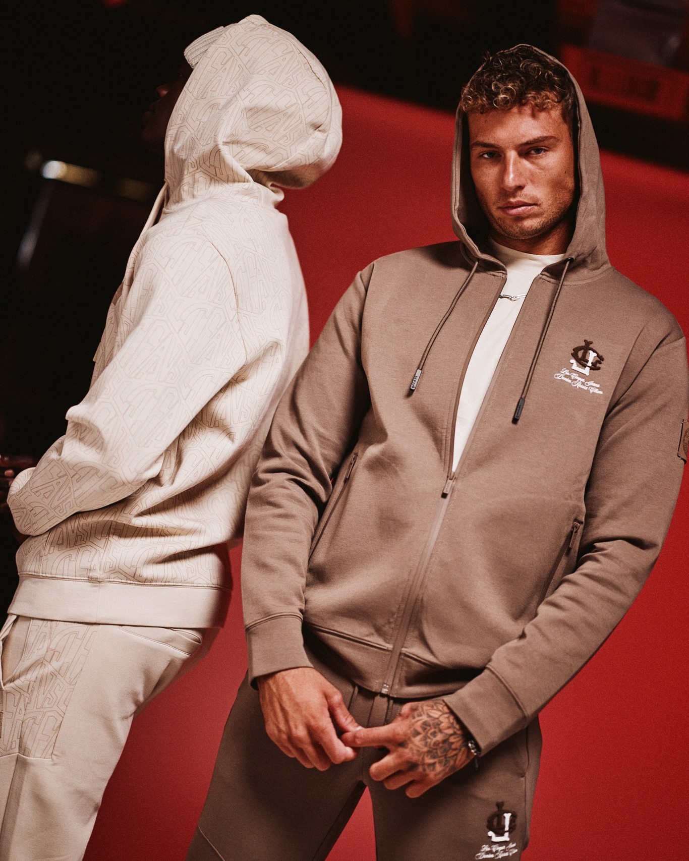 Stay warm without sacrificing style with Lee Cooper’s winter sweatshirts and matching sets 🔥