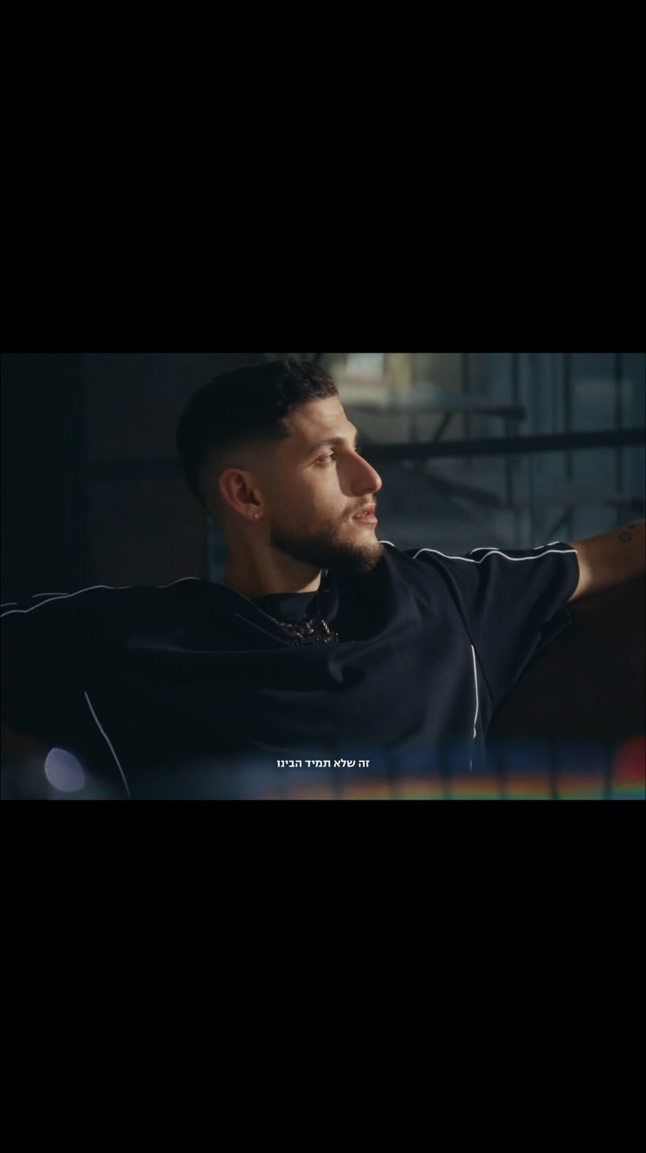 MADE TO BE DIFFERENT // Lee Cooper

החודש מצטרף אלינו נורוז, אחד הקולות הייחודיים בהיפ הופ הישראלי. 
עם כתיבה חדה, סטייל מזוהה ושפה מוזיקלית שלא נכנסת לתבניות, הוא ממשיך לעצב את הדרך שלו מתוך ביטוי עצמי, יצירתיות ואותנטיות.

דרך החיבור בין העולם של נורוז לבין הדנים של לי קופר, נוצר מפגש בין מורשת בריטית ארוכת שנים לבין דור חדש שלא מפחד לבלוט, ליצור ולהגדיר את החוקים מחדש.

אנחנו חוגגים את היכולת של הדנים להשתנות יחד עם מי שלובש אותו – לקבל אופי, משמעות וסיפור אישי.