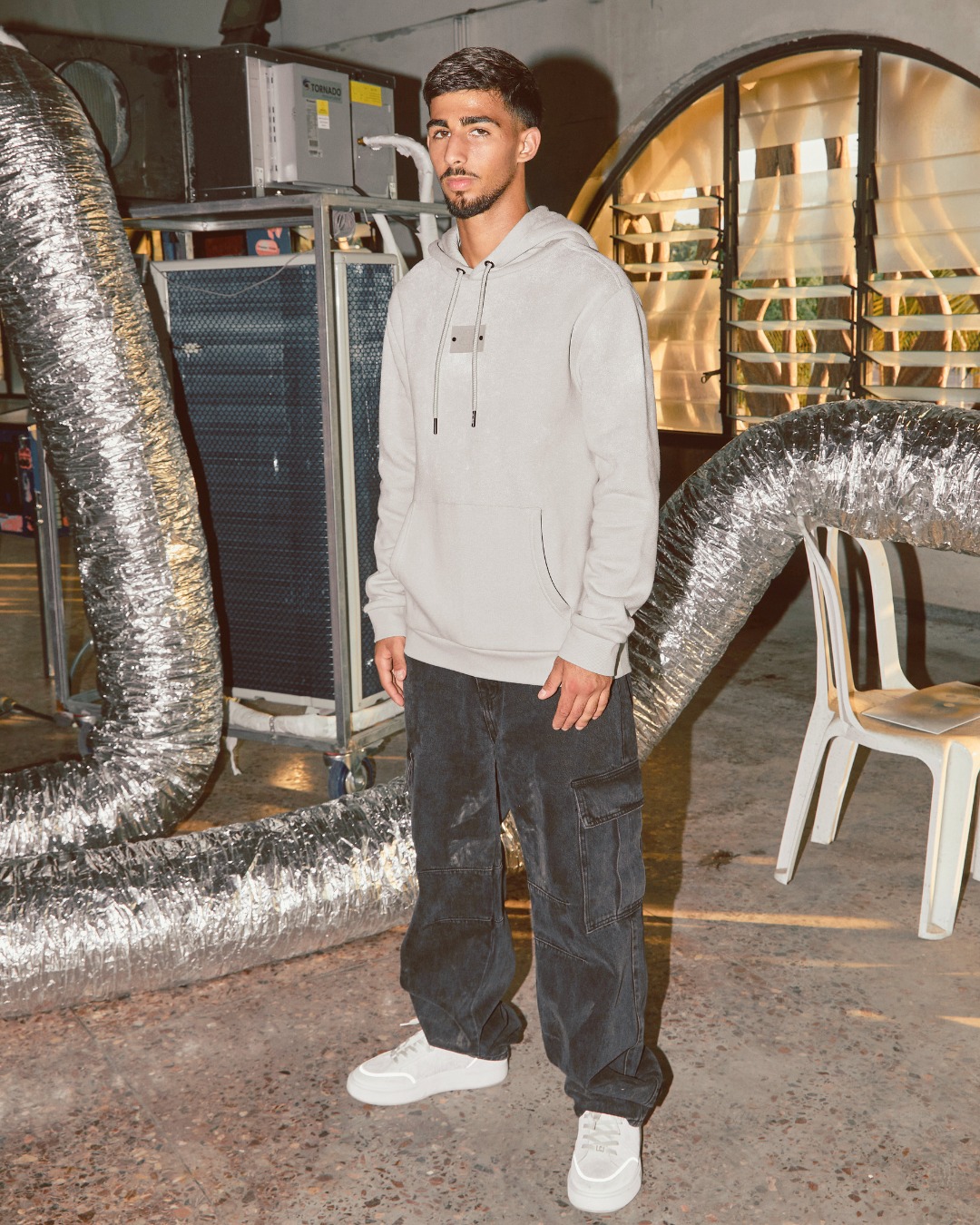 Built for the game. Styled for the city. ⚽🎧
Lee Cooper.